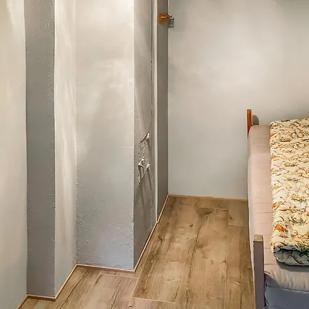 2 Bedroom Lovely In *