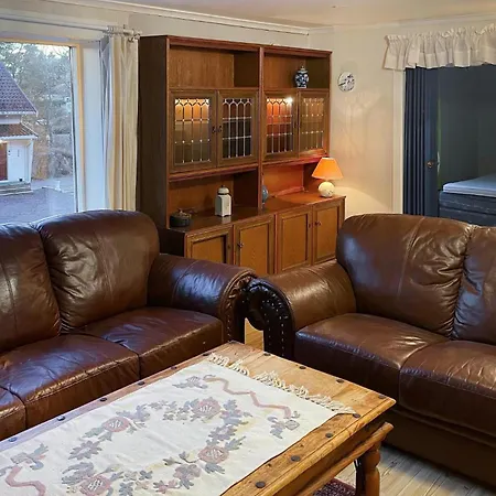 2 Bedroom Lovely In Prázdninový dům