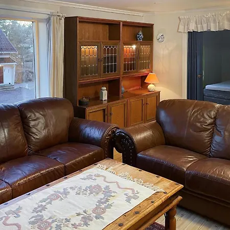 2 Bedroom Lovely In Ferienhaus