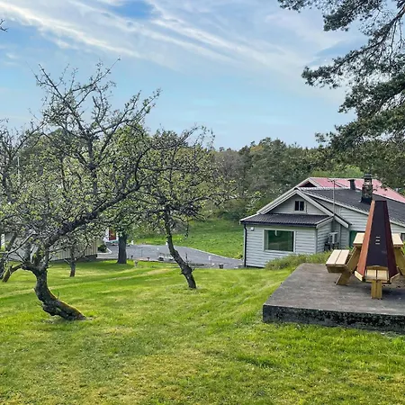 2 Bedroom Lovely In Ferienhaus Færvik