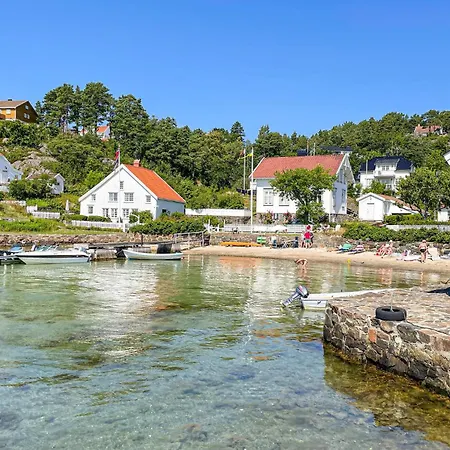 Prázdninový dům 2 Bedroom Lovely In *