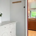 2 Bedroom Lovely In Hébergement de vacances *