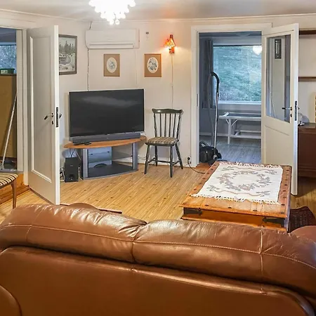 Дом отдыха 2 Bedroom Lovely In Faervik