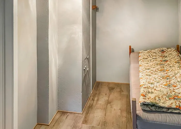 2 Bedroom Lovely In *