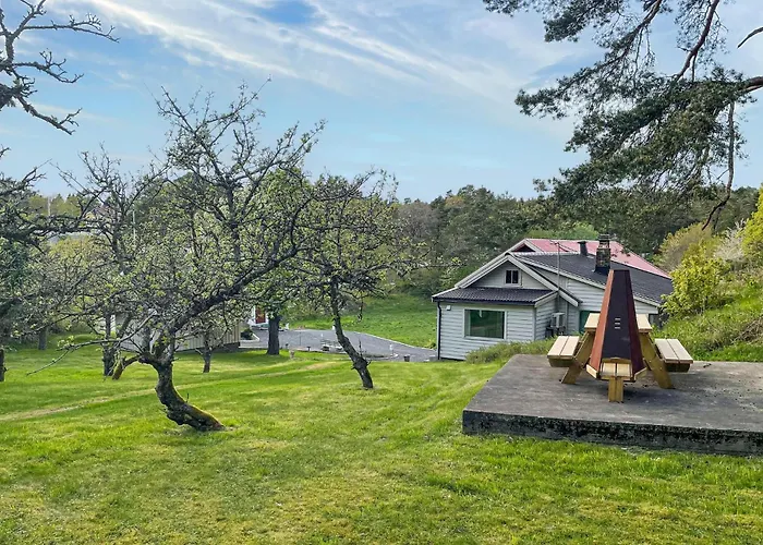 2 Bedroom Lovely In Casa vacanze Færvik